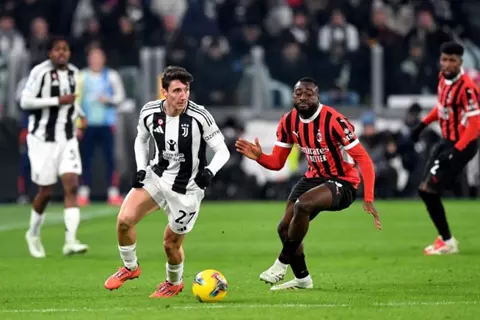 بعد رفض لوكاتيلي وزكريا.. الأهلي السعودي يتحول إلى نجم ميلان